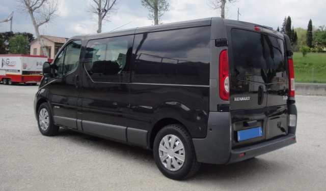 Renault Trafic T29 2.5 dCi/115 PL-TN autocarro 6 posti - foto 3 di 4