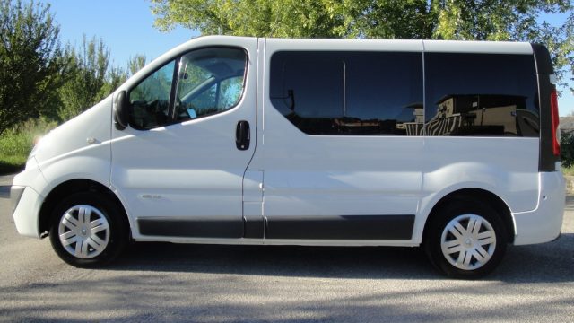 Renault Trafic 2.0 dCi/115 PC-TN Passenger 9 POSTI - foto 3 di 4