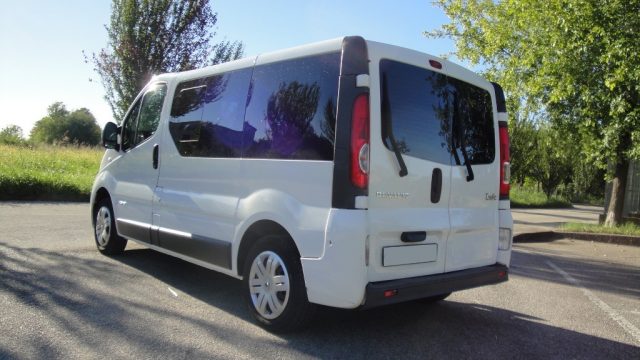 Renault Trafic 2.0 dCi/115 PC-TN Passenger 9 POSTI - foto 4 di 4