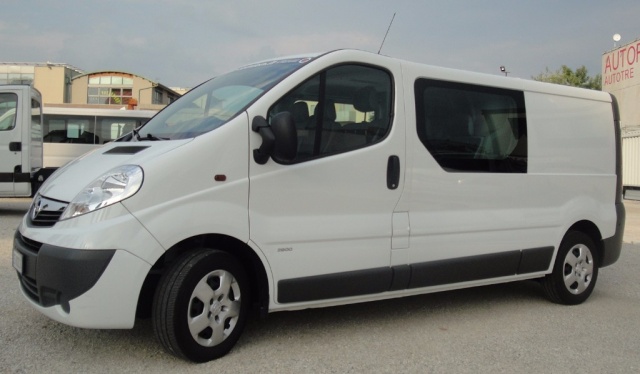 Opel Vivaro Vivaro 29 2.0 CDTI 120 CV PL-TN 6 Posti Autocarro usato a SAN ZENONE DEGLI EZZELINI