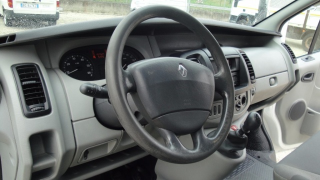 Renault Trafic T27 2.0 dCi/115 PC-TN Furgone Ice, del 2008, 190.000 km, in vendita a San Zenone Degli Ezzelini (TV)