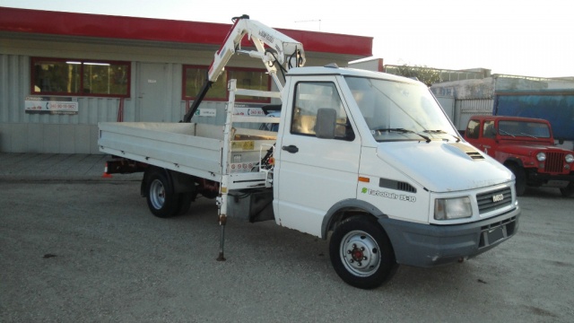 Iveco Daily 35.10 Cassone con Gru Idraulica usato a SAN ZENONE DEGLI EZZELINI