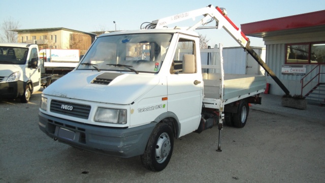 Iveco Daily 35.10 Cassone con Gru Idraulica usato a SAN ZENONE DEGLI EZZELINI