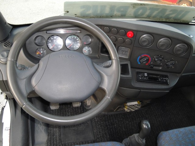 Iveco Daily 35C11 gemellato a cassone., del 2001, 145.000 km, in vendita a San Zenone Degli Ezzelini (TV)