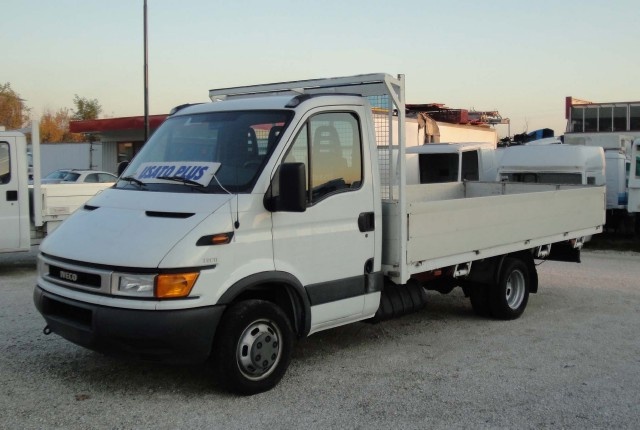 Iveco Daily 35C11 gemellato a cassone. usato a SAN ZENONE DEGLI EZZELINI