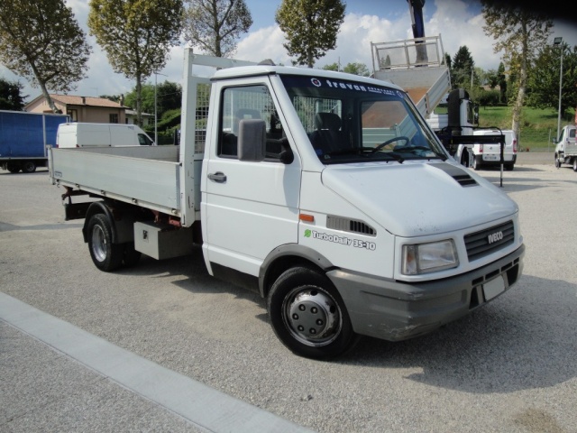 Iveco Daily TurboDaily 35.10 con Ribaltabile Trilaterale usato a SAN ZENONE DEGLI EZZELINI