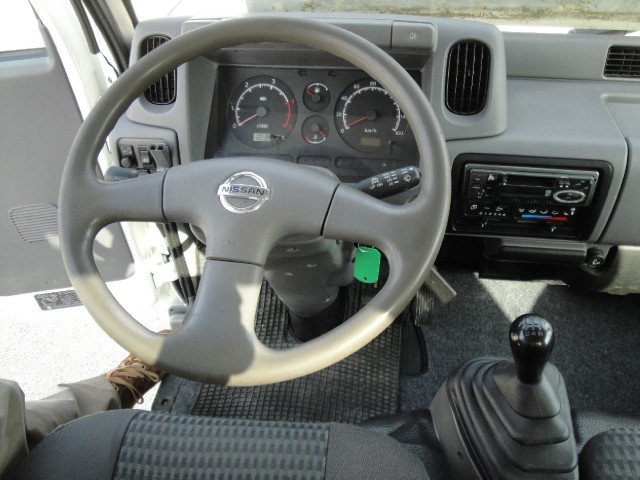 Nissan Cabstar 35.13 con ribaltabile trilaterale, del 2004, 85.000 km, in vendita a San Zenone Degli Ezzelini (TV)