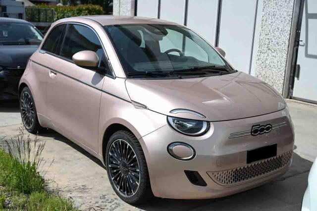 Fiat 500e Berlina 42 kWh Icon - foto 2 di 4