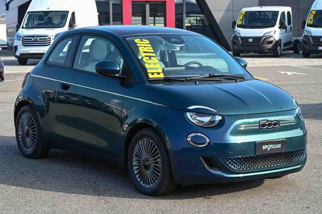 Fiat 500e Berlina 42 kWh La Prima - foto 2 di 4