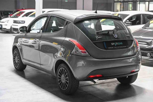 Lancia Ypsilon 1.0 FireFly S&S Hybrid Silver - foto 4 di 4