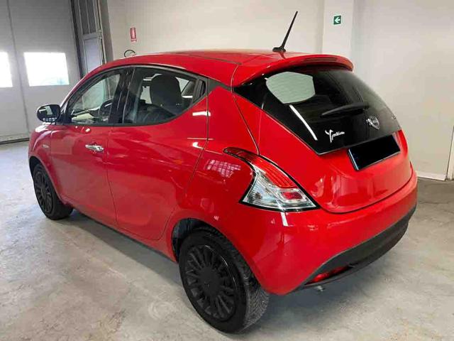 Lancia Ypsilon 1.0 FireFly S&S Hybrid Silver - foto 4 di 4