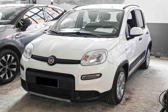 Fiat Panda 1.0 FireFly S&S Hybrid City Life usato a PIANEZZA