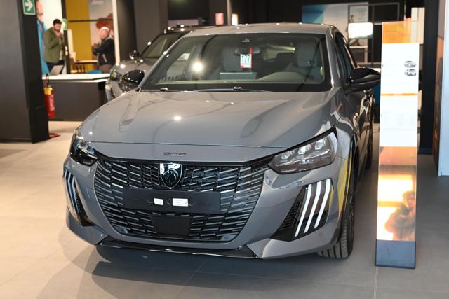 Peugeot 208 motore elettrico 156CV GT nuovo a PIANEZZA