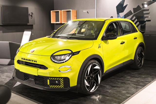 Abarth 600e Turismo nuovo a PIANEZZA