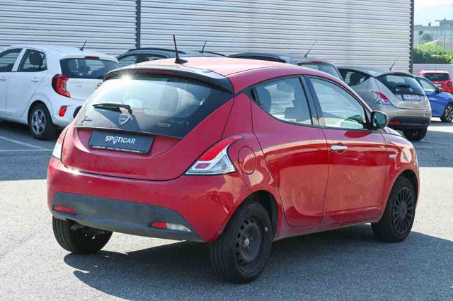 Lancia Ypsilon 1.0 FireFly S&S Hybrid Silver - foto 3 di 4