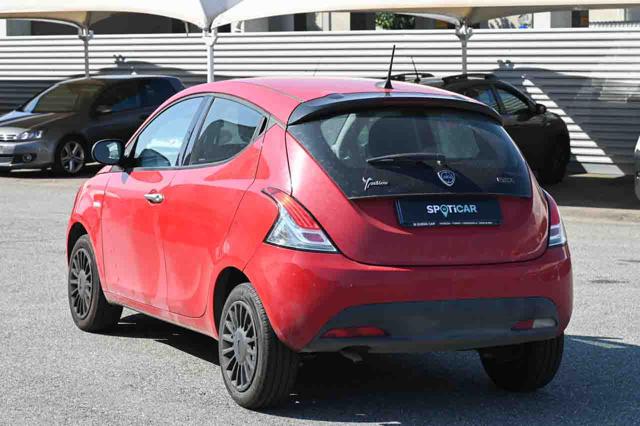 Lancia Ypsilon 1.0 FireFly S&S Hybrid Silver - foto 4 di 4