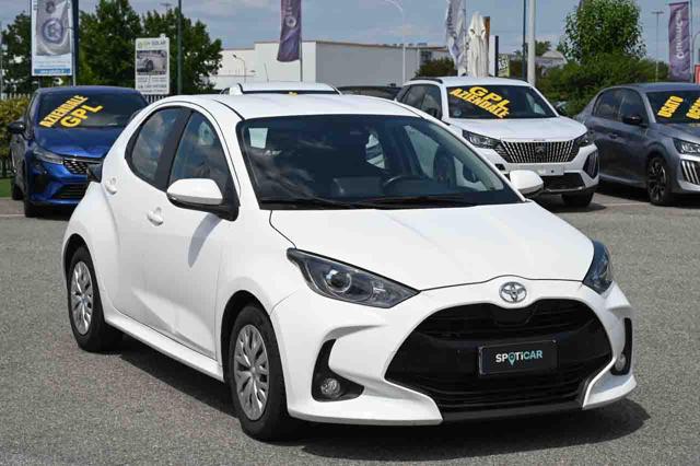 Toyota Yaris 1.0 5 porte Active - foto 2 di 4