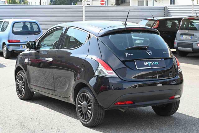 Lancia Ypsilon 1.0 FireFly S&S Hybrid Ecochic Silver - foto 4 di 4