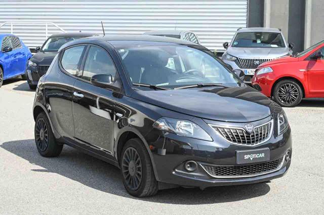 Lancia Ypsilon 1.0 FireFly S&S Hybrid Ecochic Silver - foto 2 di 4