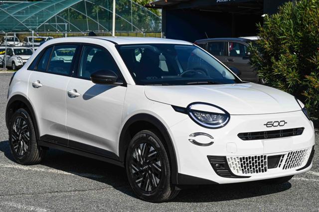 Fiat 600 Hybrid 100 CV DCT MHEV - foto 2 di 21