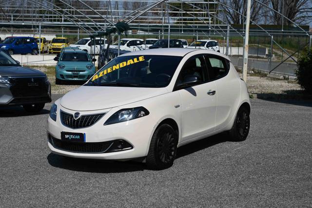 Lancia Ypsilon 1.0 FireFly S&S Hybrid Silver usato a PIANEZZA