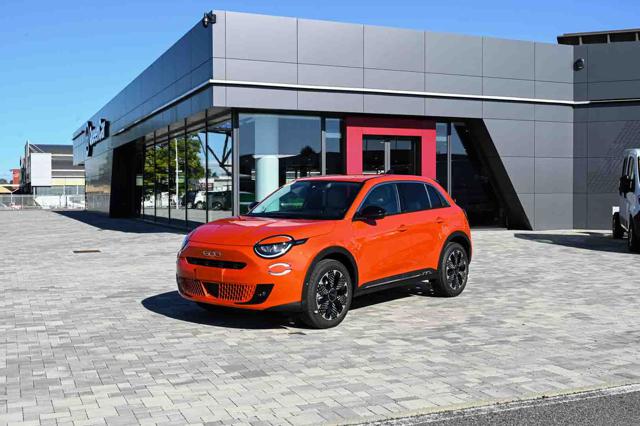 Fiat 600 La Prima Hybrid 100cv km 0 a PIANEZZA