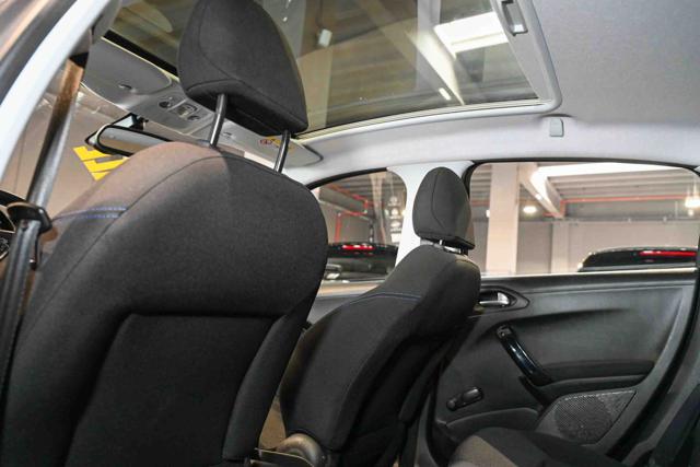 Peugeot 208 PureTech 82cv Signature SKY usato a PIANEZZA