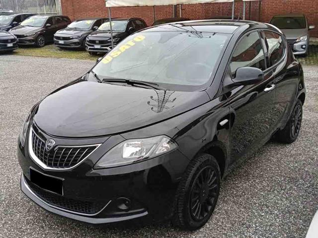 Lancia Ypsilon 1.0 FireFly 5 porte S&S Hybrid Silver usato a PIANEZZA