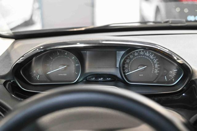 Peugeot 208 PureTech 82cv Active usato a PIANEZZA
