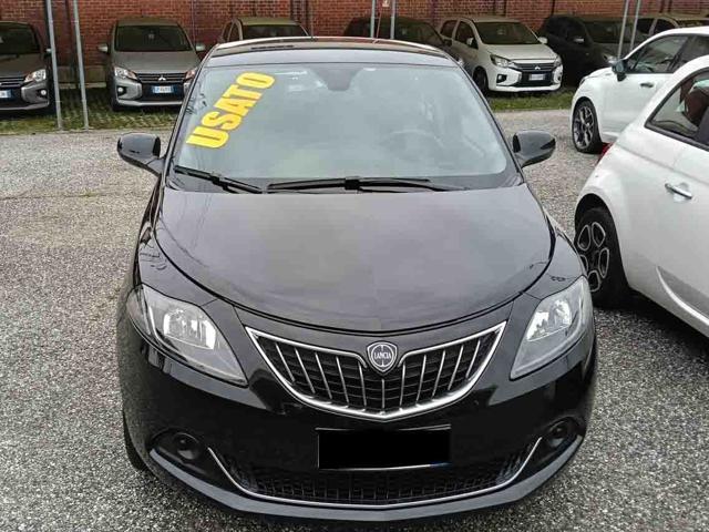 Lancia Ypsilon 1.0 FireFly S&S Hybrid Silver Plus - foto 2 di 4