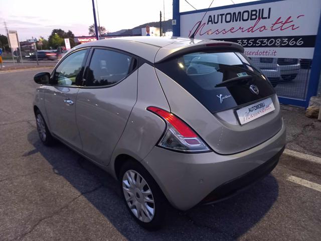 Lancia Ypsilon 1.2 69 CV 5 porte S&S Platinum GPL - foto 3 di 4