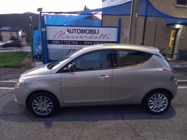 Lancia Ypsilon 1.2 69 CV 5 porte S&S Platinum GPL - foto 2 di 4