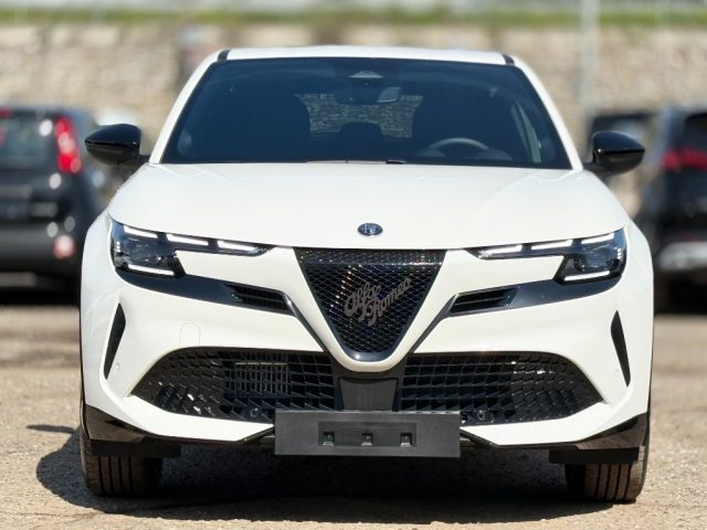 Alfa Romeo Junior 1.2 145 CV Hybrid eDCT6 Ti NUOVO - foto 2 di 4