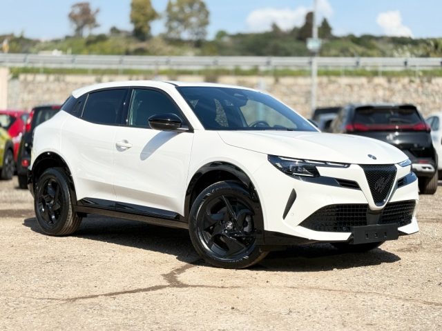 Alfa Romeo Junior 1.2 145 CV Hybrid eDCT6 Ti NUOVO - foto 3 di 4