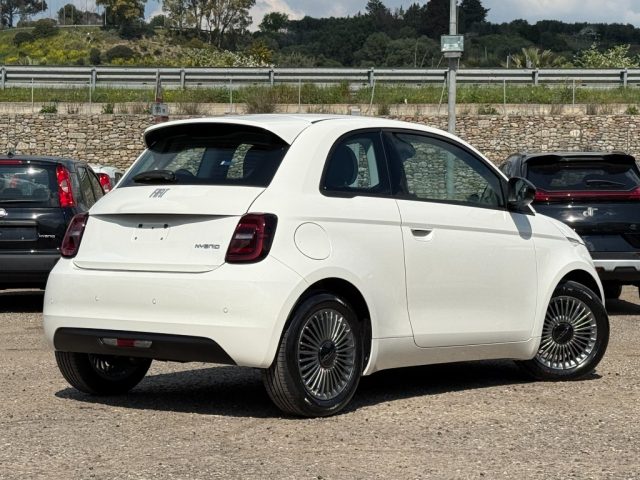 Fiat 500 Berlina Hybrid Icon - foto 4 di 4