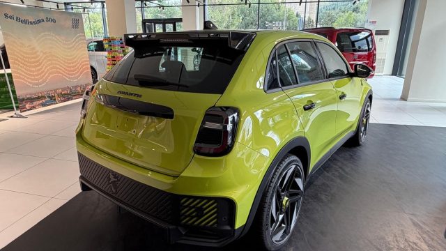 Abarth 600e Turismo - foto 3 di 4