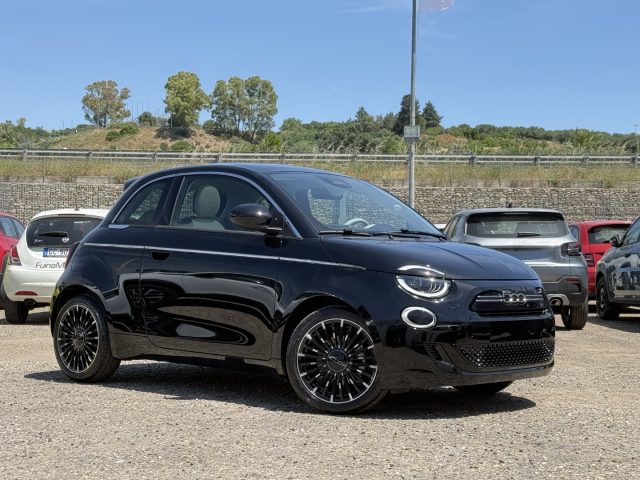 Fiat 500 Berlina Hybrid La Prima - foto 3 di 18