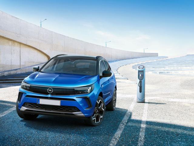 Opel Grandland 1.5 130CV AT8 GS Line, del 2022, 1 km, in vendita a Riesi (CL)