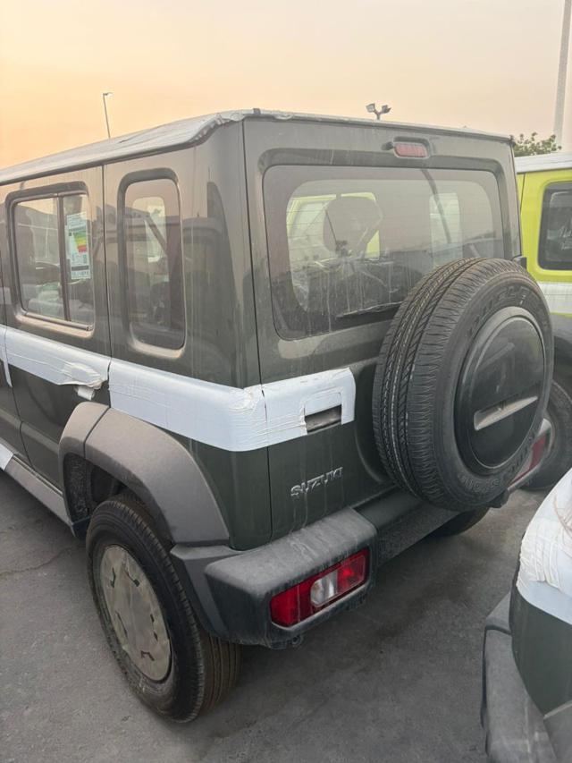 Suzuki Jimny Autovettura 5 Porte Cambio Manuale 4 Posti - foto 4 di 4