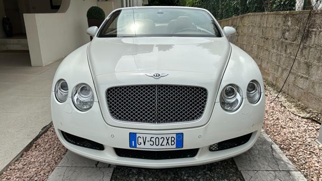 Bentley Continental GTC W12 560 Cv Cabriolet Iva 22% Compresa - foto 3 di 4
