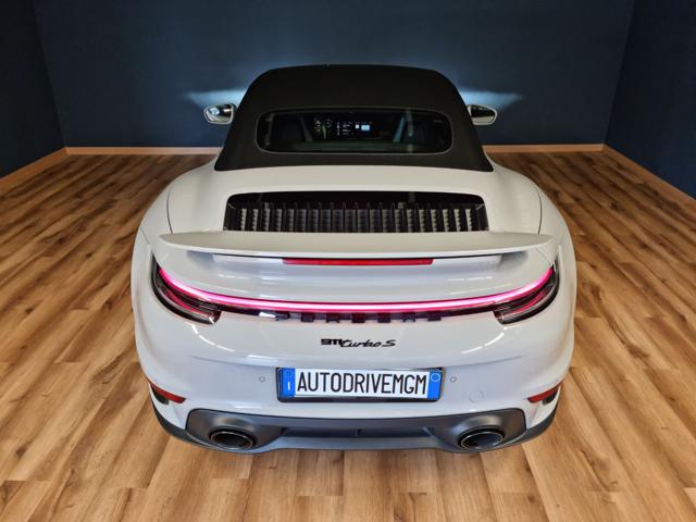Porsche 911 Turbo S Cabriolet 650 cv - foto 3 di 4