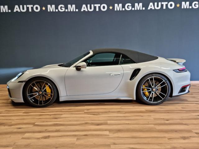Porsche 911 Turbo S Cabriolet 650 cv - foto 2 di 4