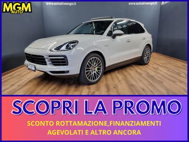 Porsche Cayenne 3.0 V6 E-Hybrid Platinum Edition, del 2022, 65.862 km, in vendita a Erba (CO)