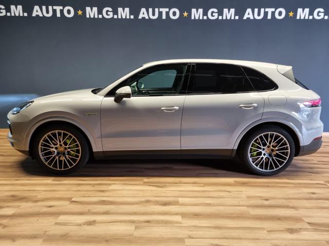 Porsche Cayenne 3.0 V6 E-Hybrid Platinum Edition - foto 2 di 4