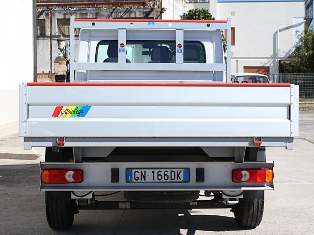 Peugeot Boxer 335 2.2 BlueHDi 140 S&S PL Cassonato - foto 3 di 4