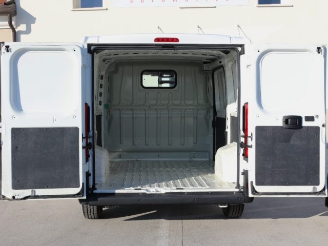 Peugeot Boxer 330 2.0 BlueHDi L1H1 Furgone PREZZO IMPONIBILE - foto 4 di 4
