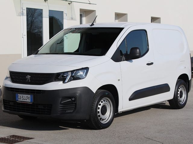 Peugeot Partner BlueHDi 100 S&S PC Furgone Premium usato a DUE CARRARE