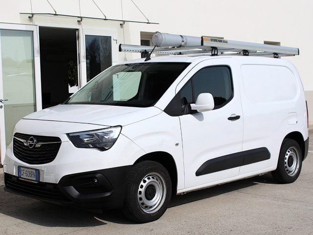 Opel Combo Cargo 1.5 Diesel 100CV PC 650kg Edition ATTREZZATO, del 2021, 38.000 km, in vendita a Due Carrare (PD)