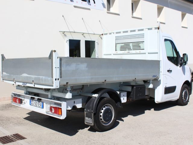 Renault Master T35 2.3 dCi 145 PM Energy Triribaltabile usato a DUE CARRARE