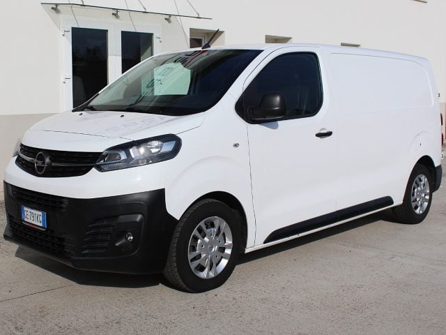 Opel Vivaro 1.5 Diesel 120CV S&S PL-TN M Furgone Enjoy, del 2021, 170.352 km, in vendita a Due Carrare (PD)
